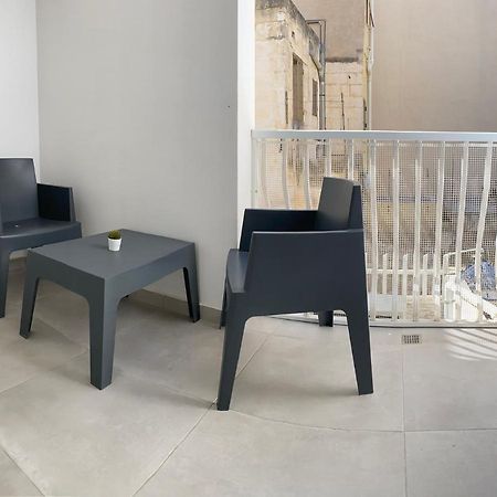Seaside Apartment In Gzira Экстерьер фото